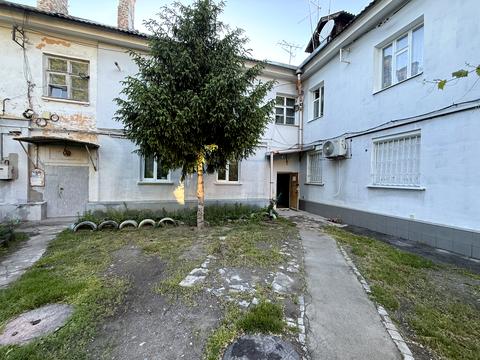 комерційна за адресою Юлії Залюбовської вул. (Путилівська), 18