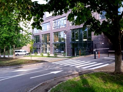 комерційна за адресою Деміївська вул., 27
