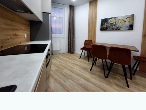 квартира за адресою Краснова вул., 1-В