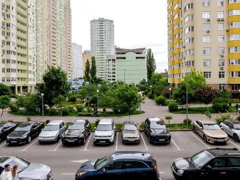квартира за адресою Воскресенська вул., 18