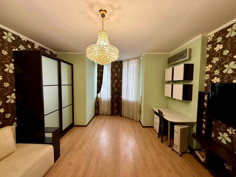 квартира за адресою Анни Ахматової вул., 50