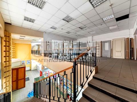 комерційна за адресою Павлівська вул., 18