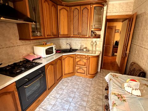 квартира по адресу Ревуцкого ул., 17-Б