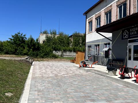 комерційна за адресою Галицька, 56