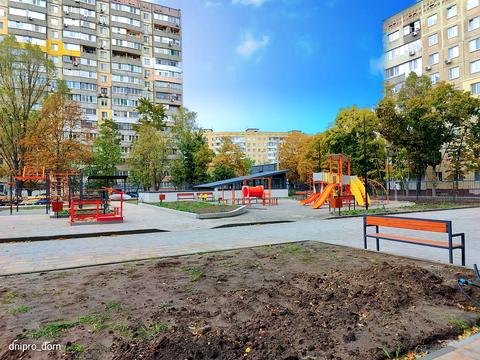 комерційна за адресою Янтарна вул., (Будинок)