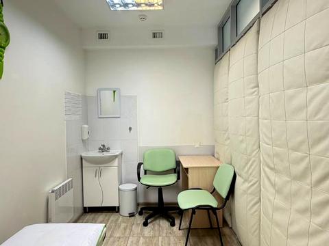 комерційна за адресою Олени Пчілки вул., 4