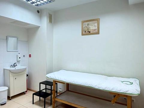 комерційна за адресою Олени Пчілки вул., 4