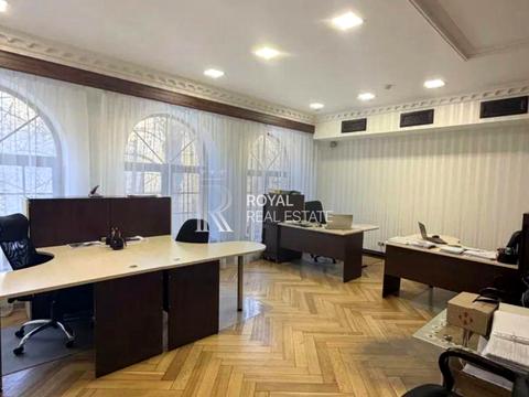 комерційна за адресою Жилянська вул., 72