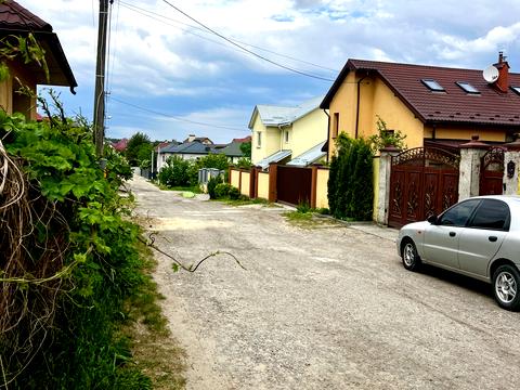будинок за адресою Євгена Коновальця вул., 24