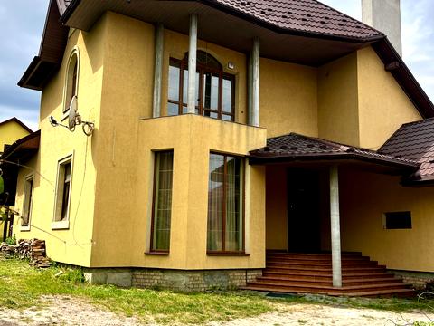 будинок за адресою Євгена Коновальця вул., 24