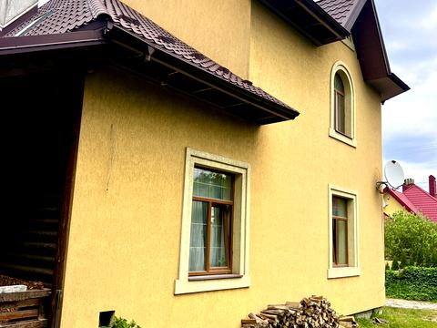 будинок за адресою Євгена Коновальця вул., 24