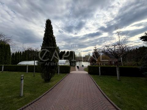будинок за адресою смт. Козин, Центральна вул.