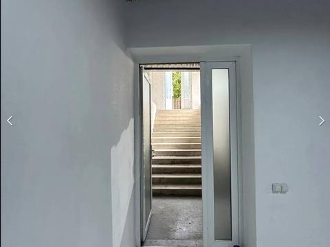 комерційна за адресою Лемківська вул., (Будинок)