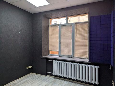 комерційна за адресою Предславинська вул., 34Б