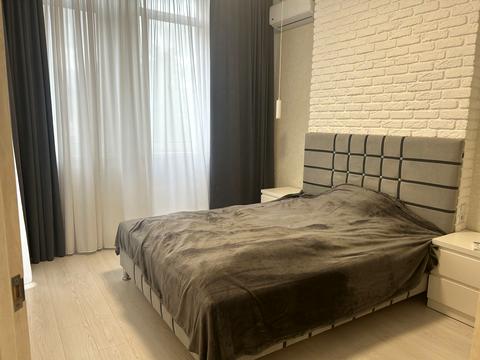 квартира за адресою Космонавтів просп., 49