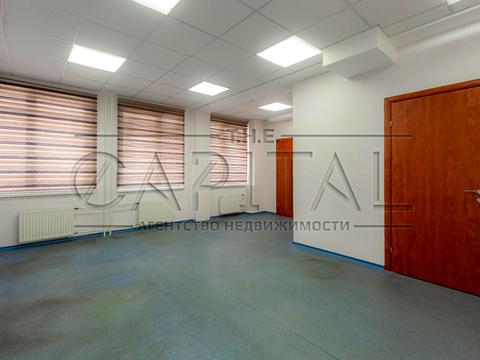 комерційна за адресою Голосіївська вул., 42