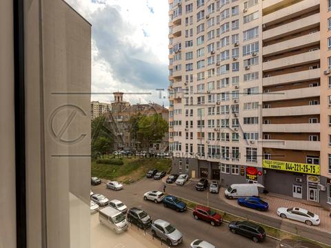 комерційна за адресою Голосіївська вул., 42