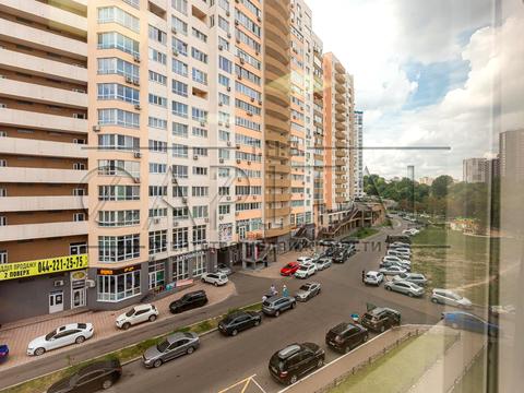 комерційна за адресою Голосіївська вул., 42