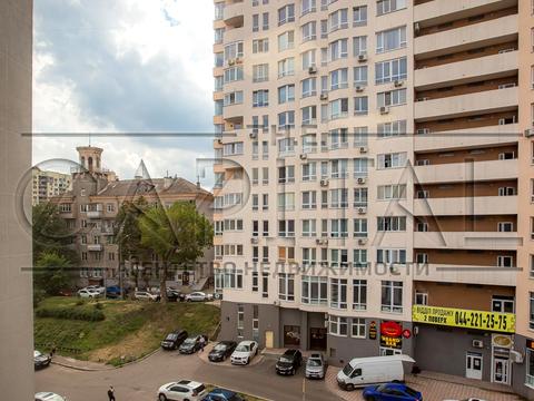 комерційна за адресою Голосіївська вул., 42