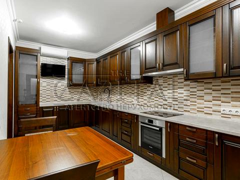 комерційна за адресою Кловський узвіз, 7a