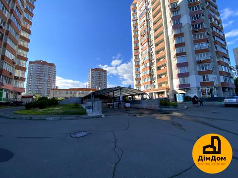 паркомісце за адресою Верховної Ради бульв., 21-Б