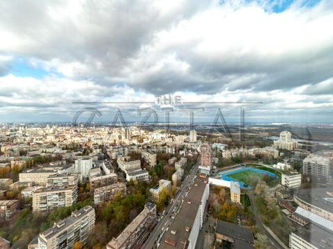 комерційна за адресою Кловський узвіз, 7a