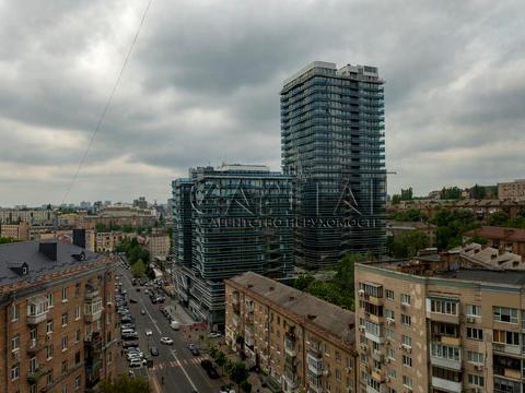 комерційна за адресою Кловський узвіз, 7a