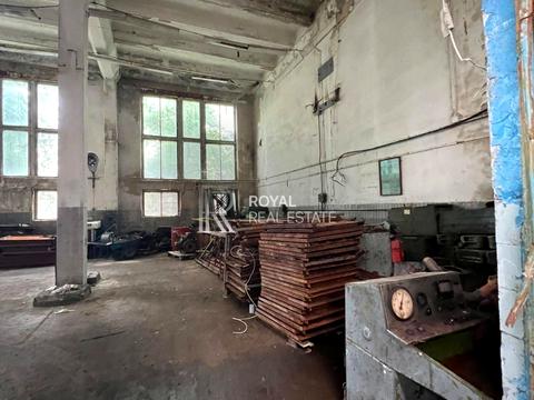 коммерческая по адресу Бережанская ул., 15
