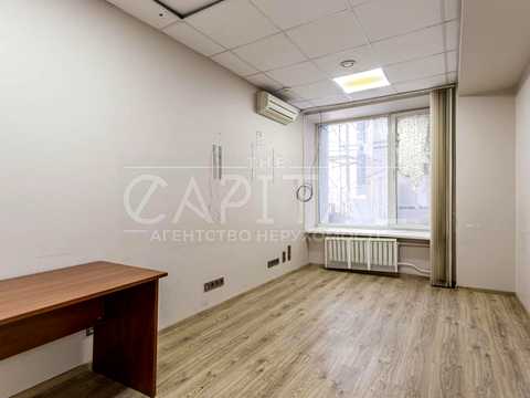комерційна за адресою Болсуновська вул. (Сергія Струтинського), 8