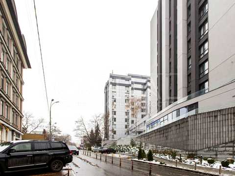 комерційна за адресою Болсуновська вул. (Сергія Струтинського), 8
