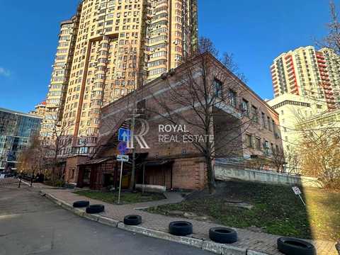 коммерческая по адресу Евгения Коновальца ул. (Щорса), 36