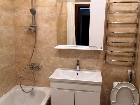 квартира за адресою Миколи Вінграновського вул., 2