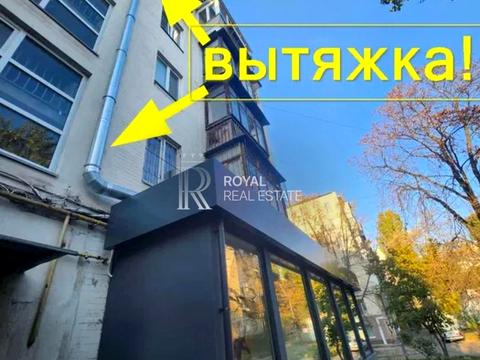 комерційна за адресою Марії Приймаченко бульв. (Академіка Ліхачова), 4