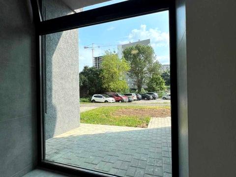 комерційна за адресою Розточчя вул., 168