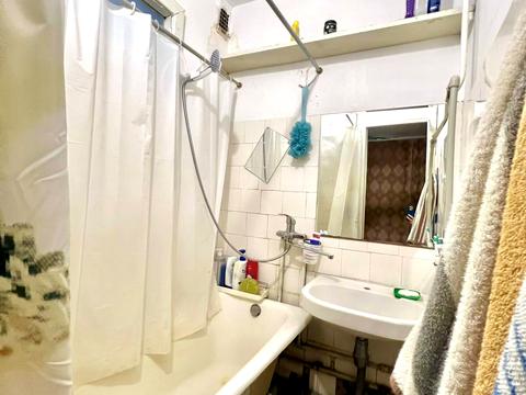 квартира за адресою Наукова вул., 8
