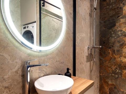 квартира за адресою Салютна вул., (Будинок 02301-02303)