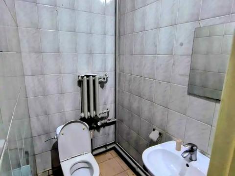 комерційна за адресою Володимира Мономаха вул. (Московська), 8