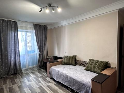 квартира за адресою Ореста Левицького вул. (Академіка Курчатова), 9/21