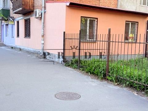 комерційна за адресою Андрія Головка вул., 4
