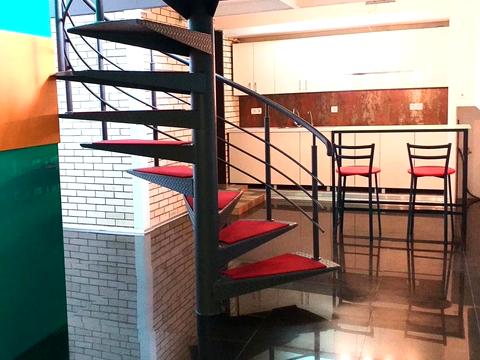 комерційна за адресою Дніпровська набережна вул., 19-А
