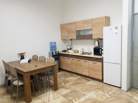 комерційна за адресою Саперно-Слобідська вул., 8