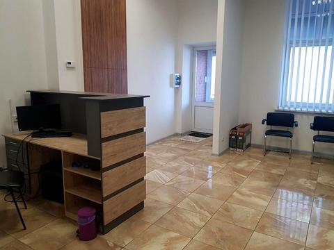 комерційна за адресою Саперно-Слобідська вул., 8