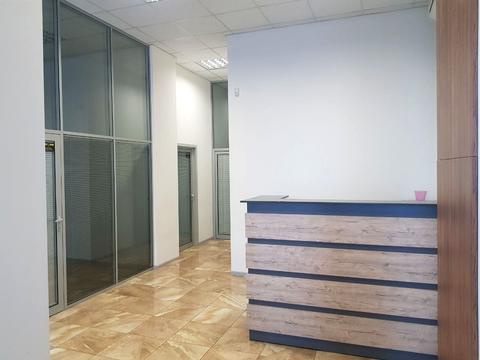 комерційна за адресою Саперно-Слобідська вул., 8