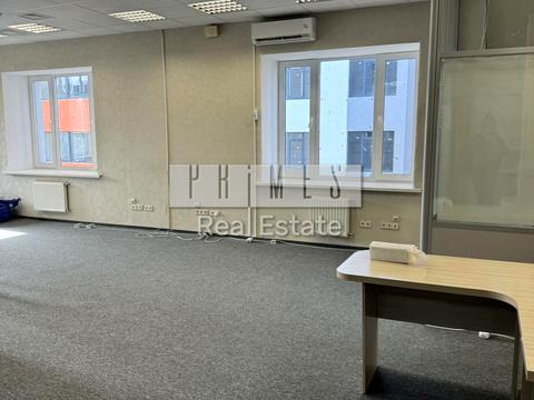 комерційна за адресою Володимира Сосюри вул., 6