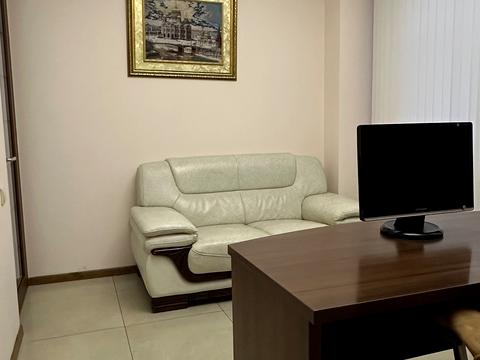 коммерческая по адресу Дмитрия Яворницкого просп. (Карла Маркса), 1-А