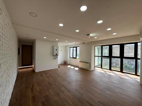 квартира за адресою Русанівський бульв., 10