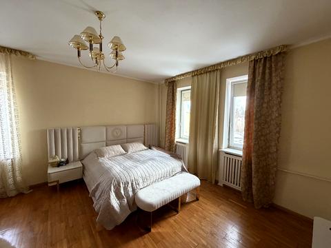 будинок за адресою с. Петропавлівська Борщагівка, Каштанова вул., 48