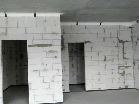 1866813265803336