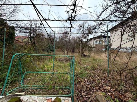 участок по адресу Высокая ул.