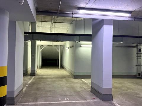 паркомісце за адресою Андрія Верхогляда вул. (Михайла Драгомирова), 16